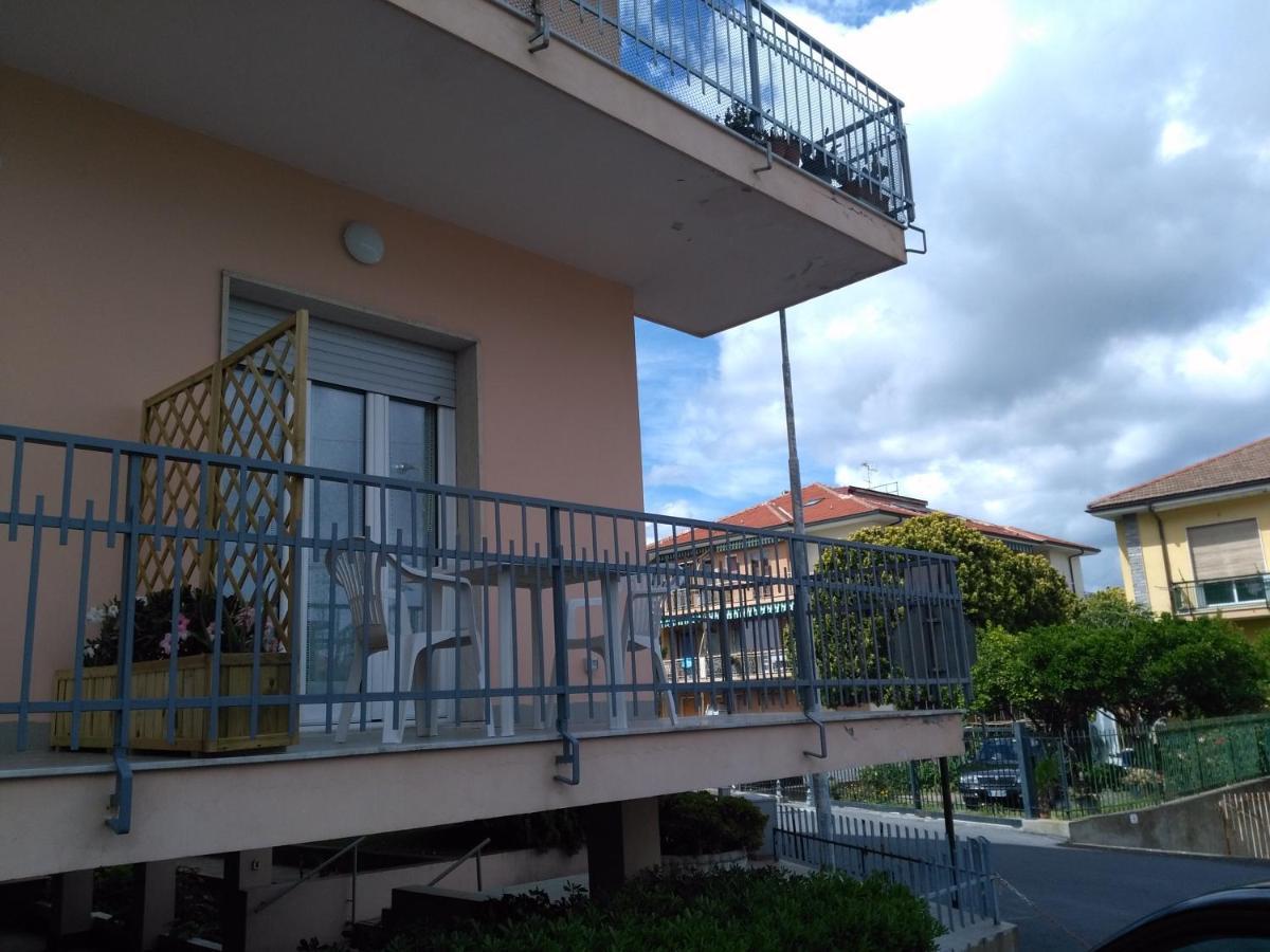 B&B Sweet Dreams Diano Marina Exteriör bild
